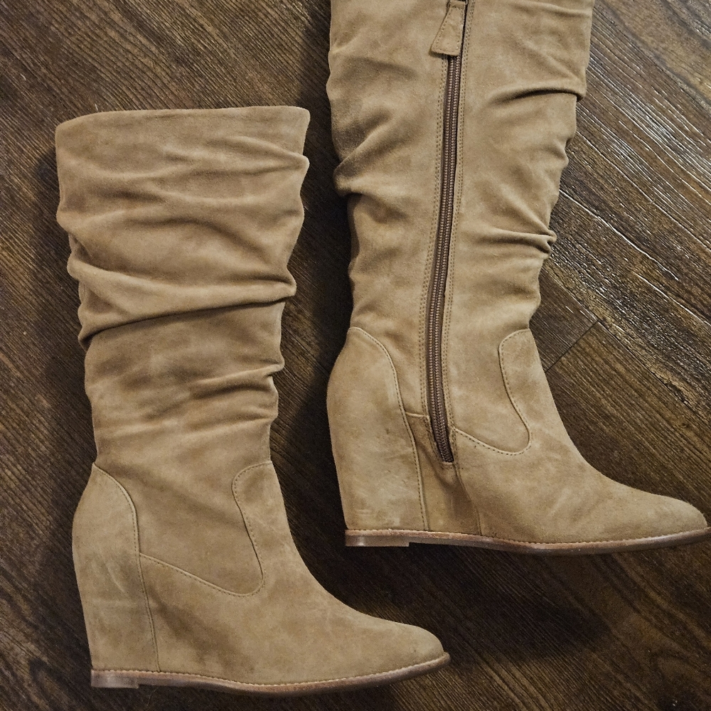 Johnston & Murphy Suede Slouchy Platform Boots Size 7.5 M